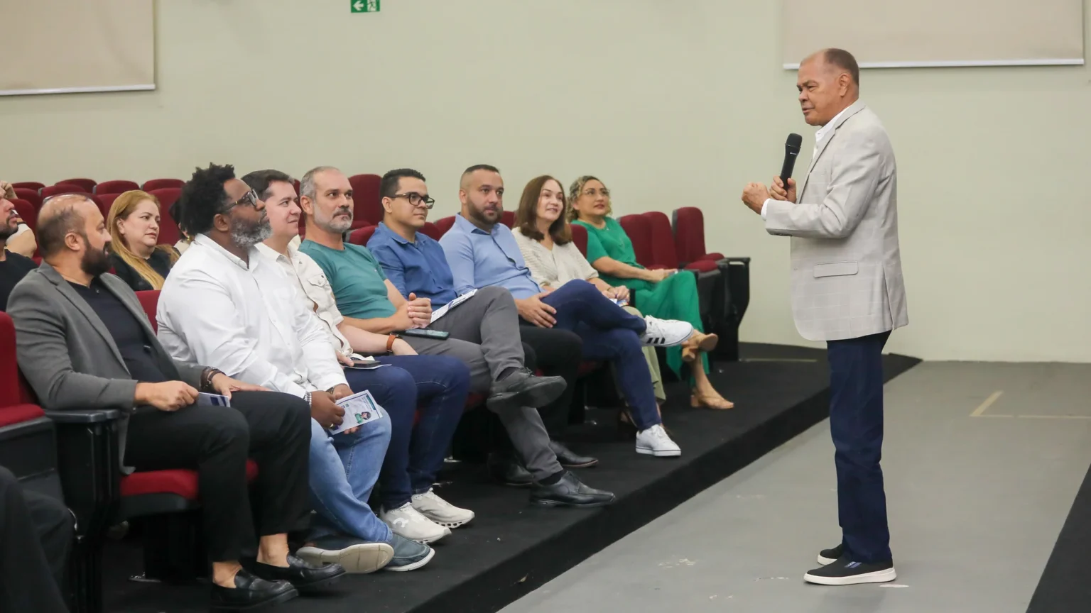 Como a Prefeitura de Manaus Fortalece a Ouvidoria da Semed para Melhorar o Atendimento ao Cidadão Como a Prefeitura de Manaus Fortalece a Ouvidoria da Semed para Melhorar o Atendimento ao Cidadão