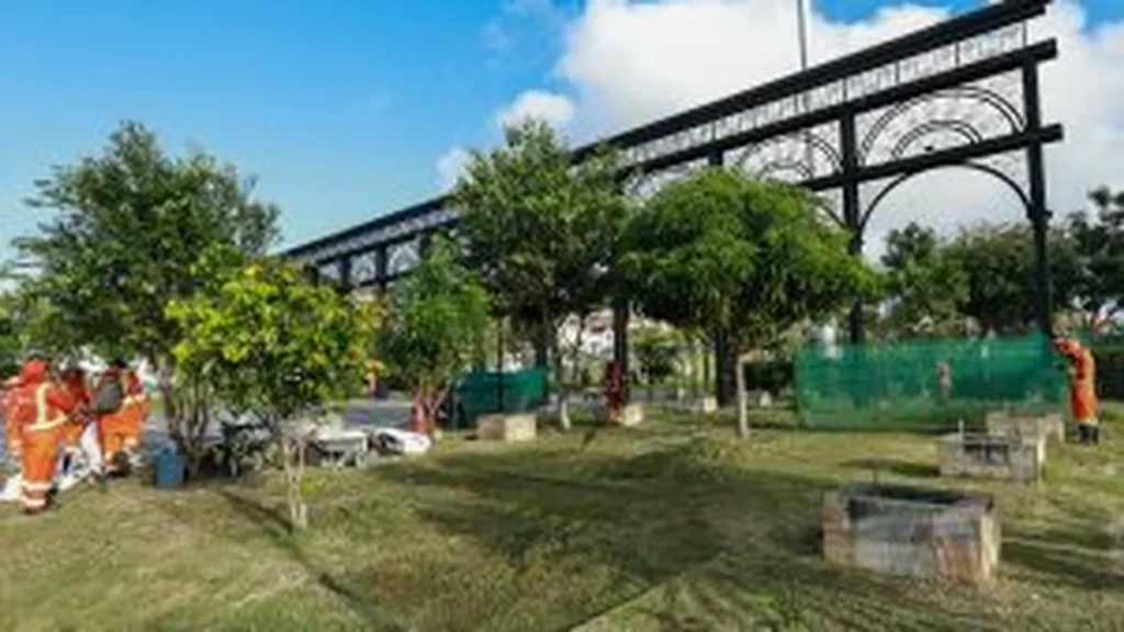 Prefeitura de Manaus intensifica limpeza no parque Jefferson Péres para melhorar qualidade de vida Prefeitura de Manaus intensifica limpeza no parque Jefferson Péres para melhorar qualidade de vida