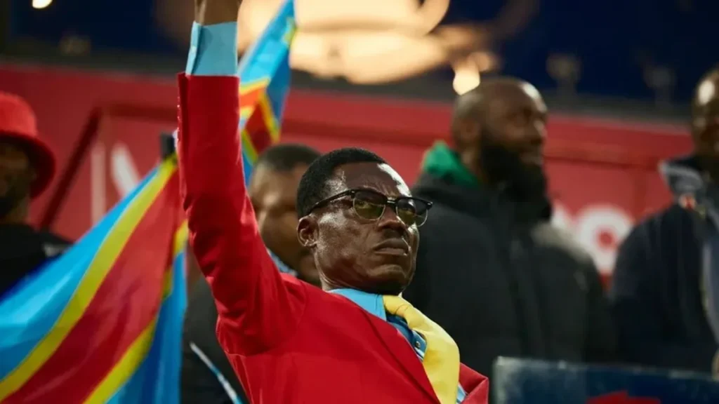 Torcedor-símbolo da RD Congo se despede após eliminação na Copa do Mundo 2026 Torcedor-símbolo da RD Congo se despede após eliminação na Copa do Mundo 2026