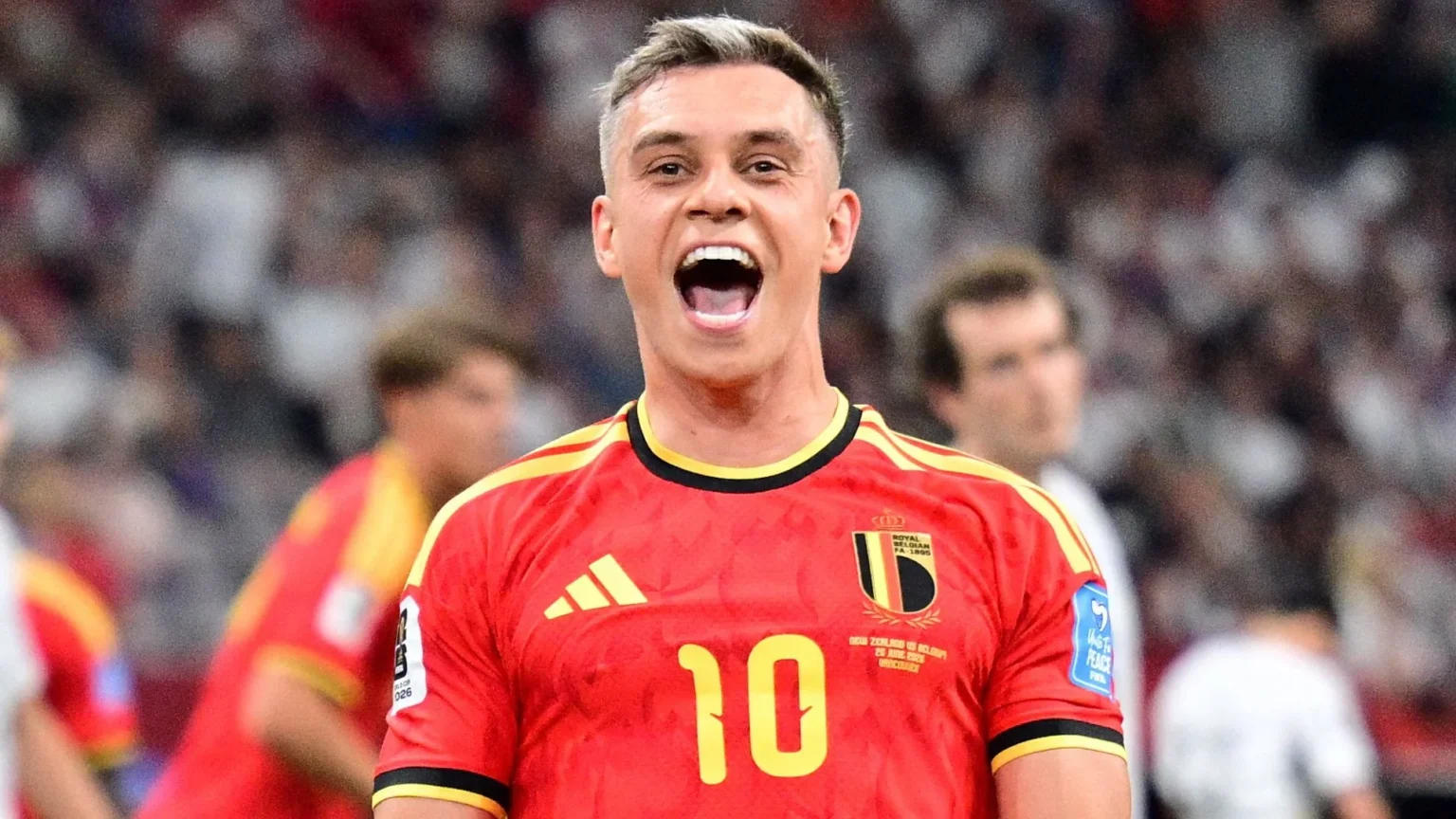 Beşiktaş mira Leandro Trossard e goleiro Nübel para reforçar time em 2024