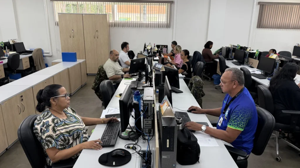 Prefeitura de Manaus antecipa pagamento dos servidores e estagiários para facilitar planejamento fin