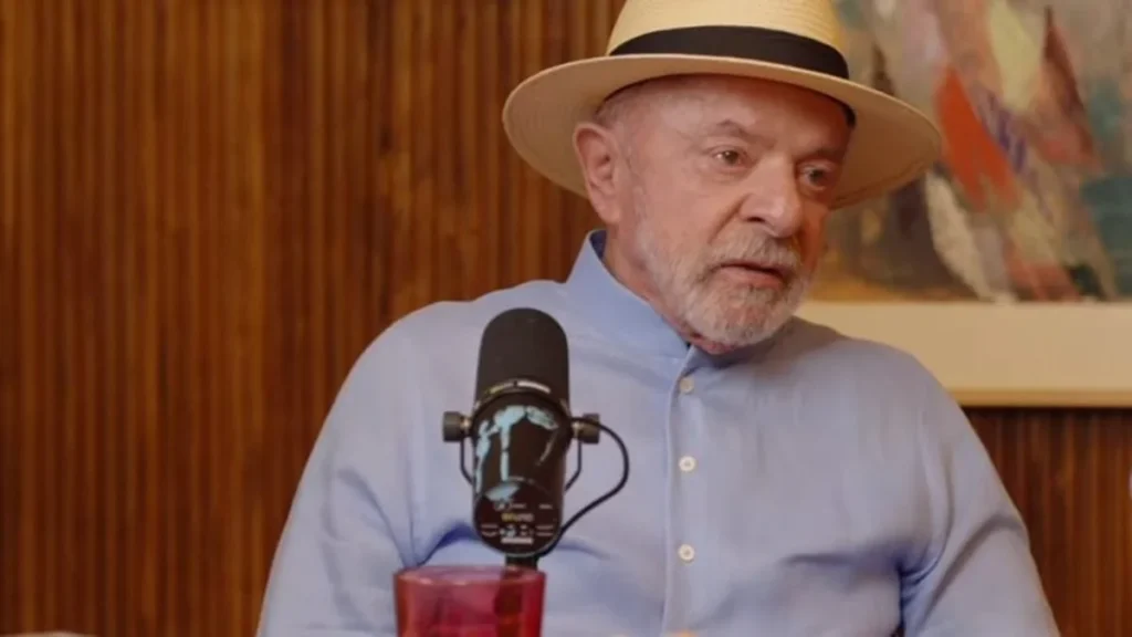 Lulinha vive na Espanha e não precisa se manifestar, diz Lula Lulinha vive na Espanha e não precisa se manifestar, diz Lula