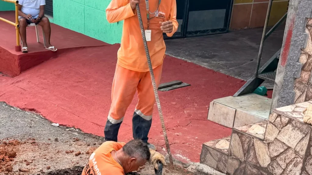 Prefeitura de Manaus reforça segurança digital para idosos da zona Norte Prefeitura de Manaus reforça segurança digital para idosos da zona Norte