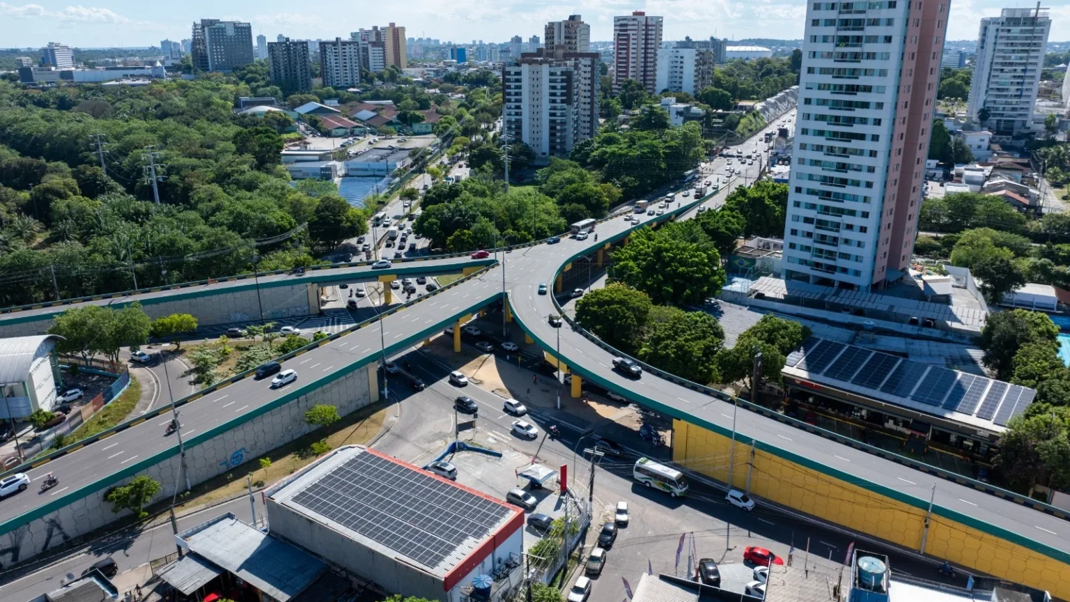 Prefeito Renato Junior impulsiona reforma em 10 complexos viários para revitalizar Manaus