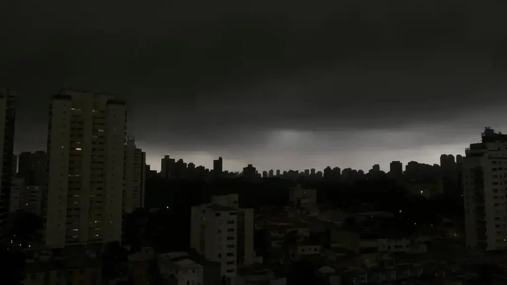 549 cidades do Sul entram em alerta vermelho para tempestades intensas