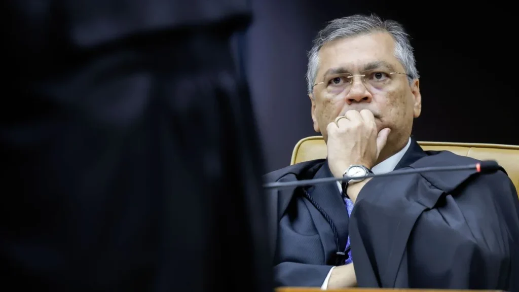 Dino suspende sucessão automática na presidência da Assembleia do Amazonas e reforça legalidade