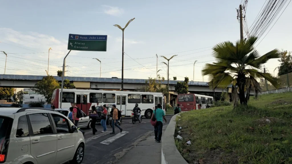 Paralisação dos Rodoviários em Manaus Entra no 3º Dia com Ônibus em Circulação Reduzida Paralisação dos Rodoviários em Manaus Entra no 3º Dia com Ônibus em Circulação Reduzida